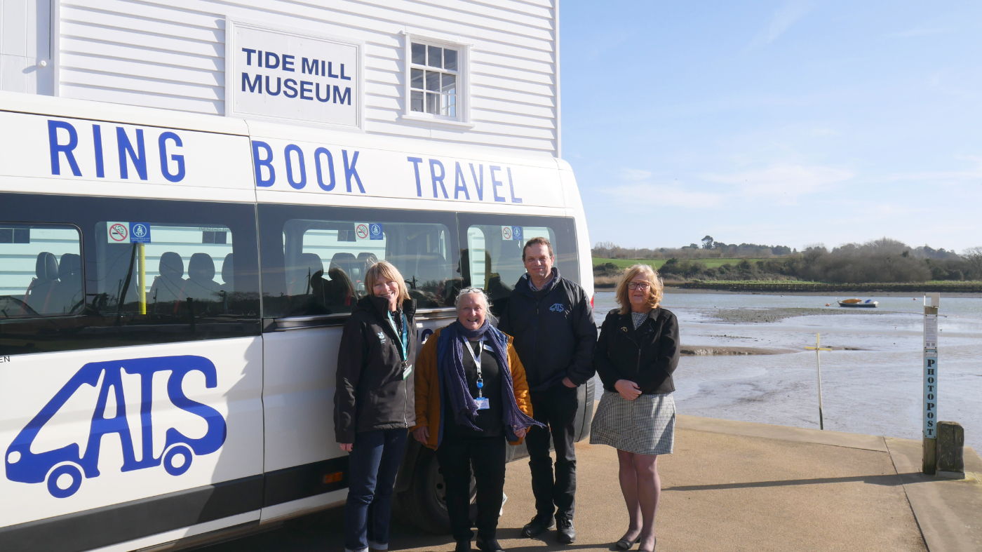Close_up_by_Tide_Mill._CATS_Bus.jpg